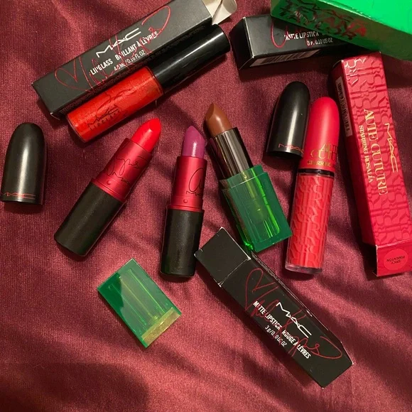 💄✨M•A•C Diva Limited Edition Bundle Set✨💄